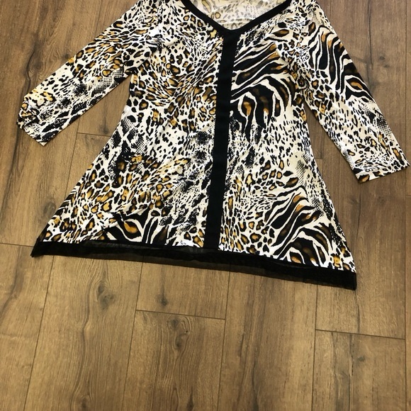 Bianca nygard animal print tunic top in size medium - Picture 6 of 8